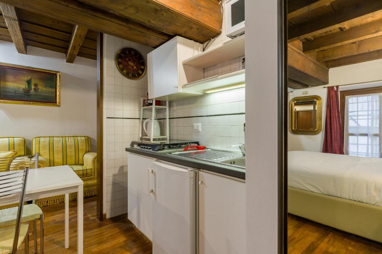 Leoncin D'Oro Apartment เวโรนา ภายนอก รูปภาพ